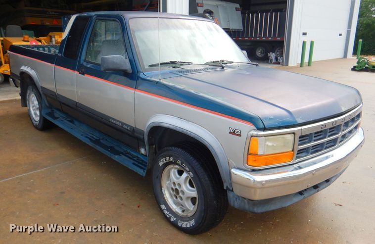 image for item DP4333 1995 Dodge Dakota  Club Cab pickup truck