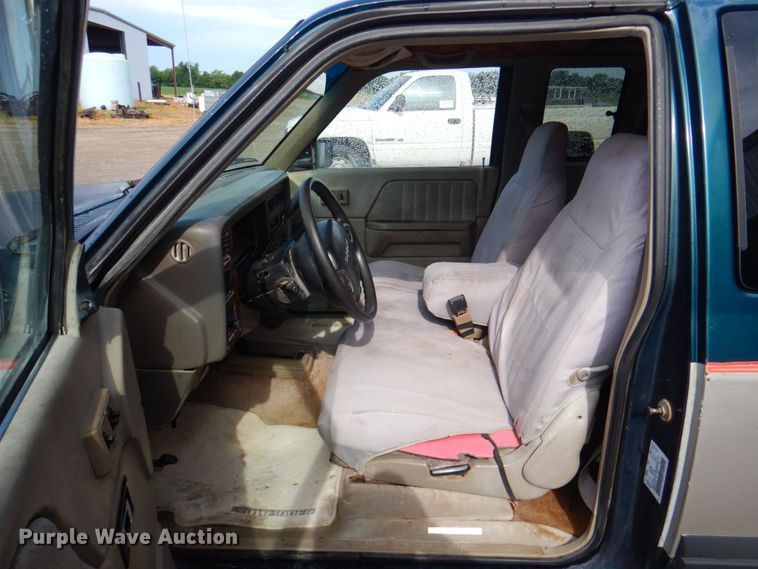 image for item DP4333 1995 Dodge Dakota  Club Cab pickup truck