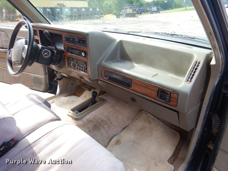 image for item DP4333 1995 Dodge Dakota  Club Cab pickup truck