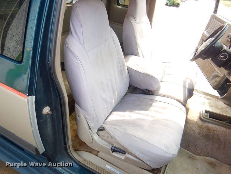 image for item DP4333 1995 Dodge Dakota  Club Cab pickup truck