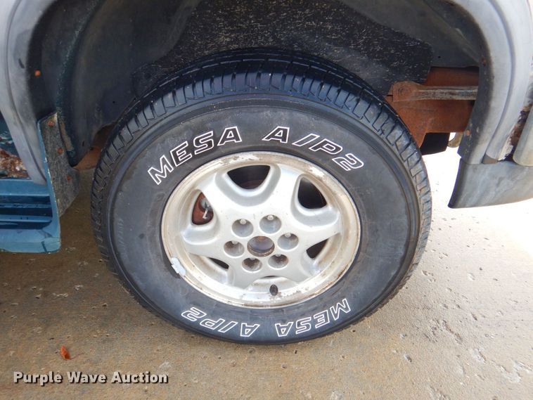 image for item DP4333 1995 Dodge Dakota  Club Cab pickup truck