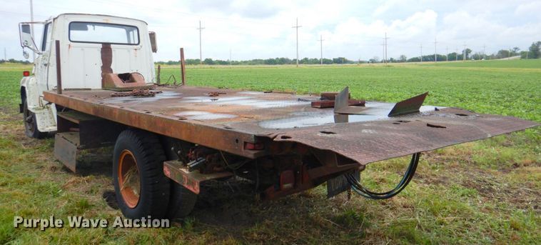 image for item DP4339 1974 Ford 700  rollback truck