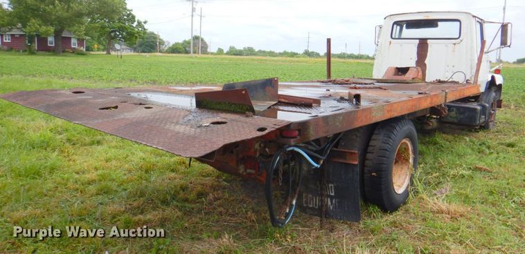 image for item DP4339 1974 Ford 700  rollback truck