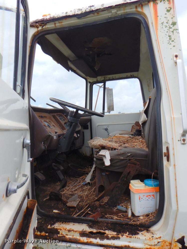 image for item DP4339 1974 Ford 700  rollback truck