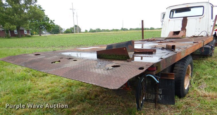 image for item DP4339 1974 Ford 700  rollback truck