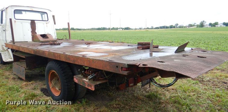 image for item DP4339 1974 Ford 700  rollback truck