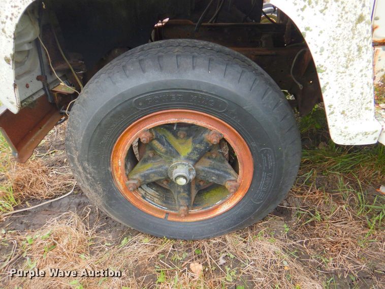 image for item DP4339 1974 Ford 700  rollback truck