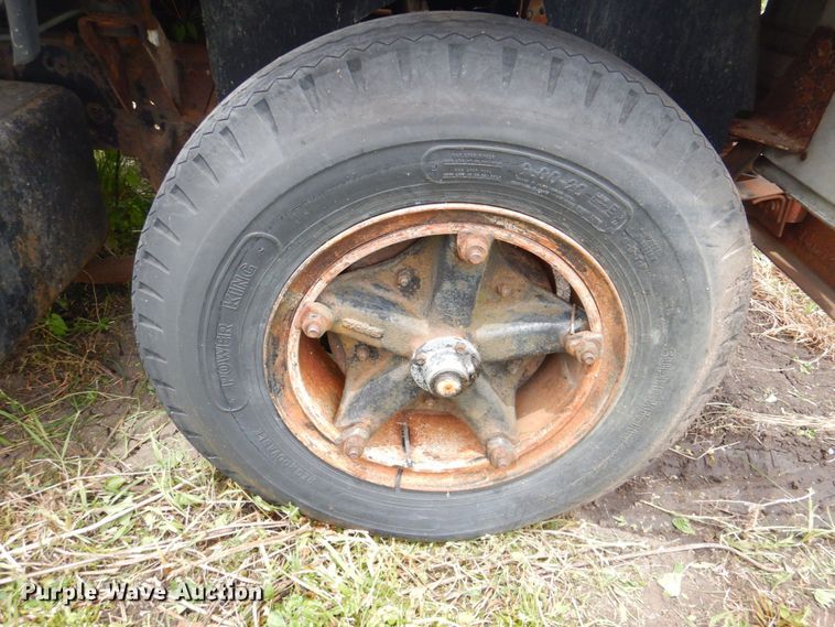 image for item DP4339 1974 Ford 700  rollback truck