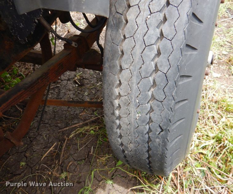 image for item DP4339 1974 Ford 700  rollback truck