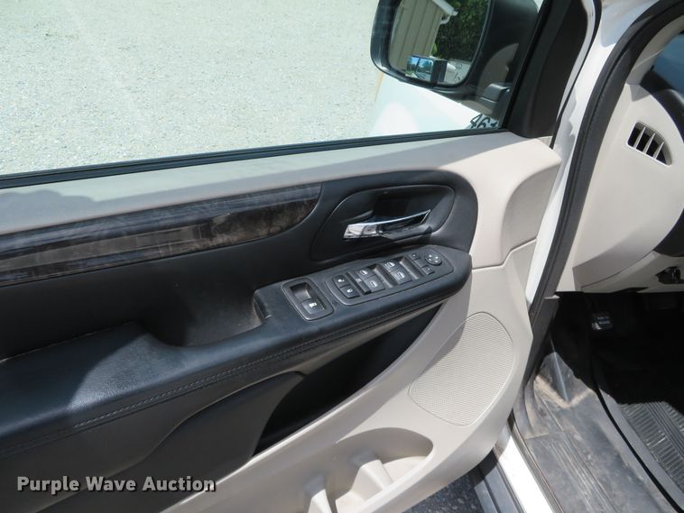 image for item DR0089 2011 Dodge Caravan  van