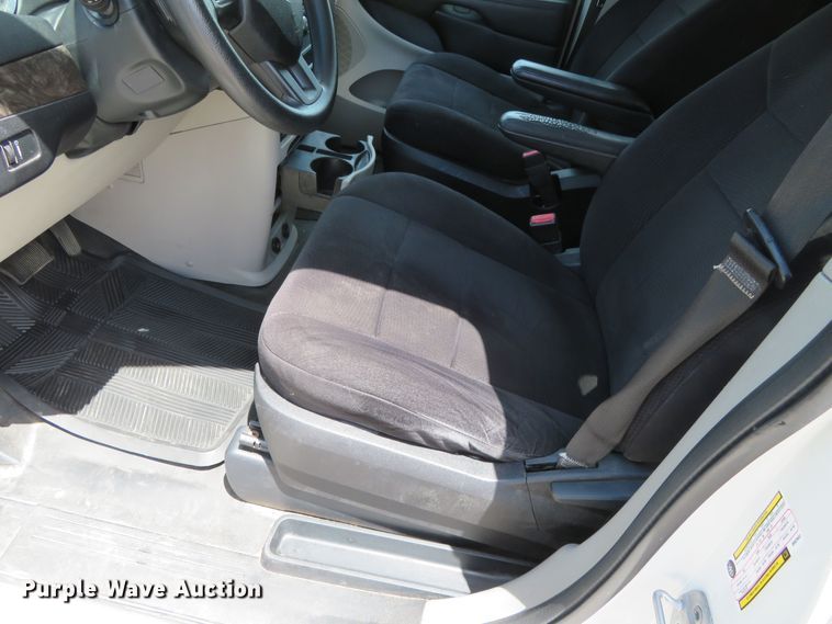 image for item DR0089 2011 Dodge Caravan  van