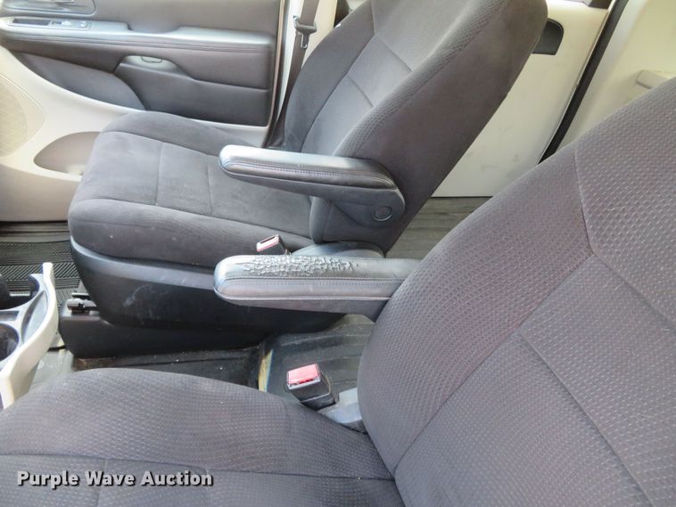 image for item DR0089 2011 Dodge Caravan  van