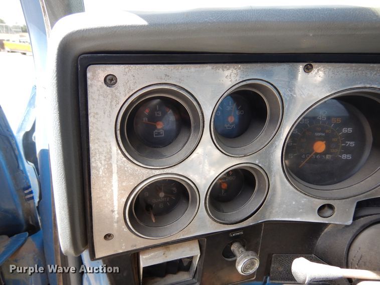 image for item DR1226 1985 Chevrolet Suburban  SUV