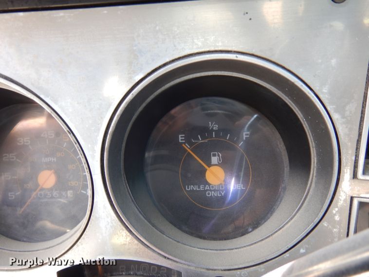 image for item DR1226 1985 Chevrolet Suburban  SUV