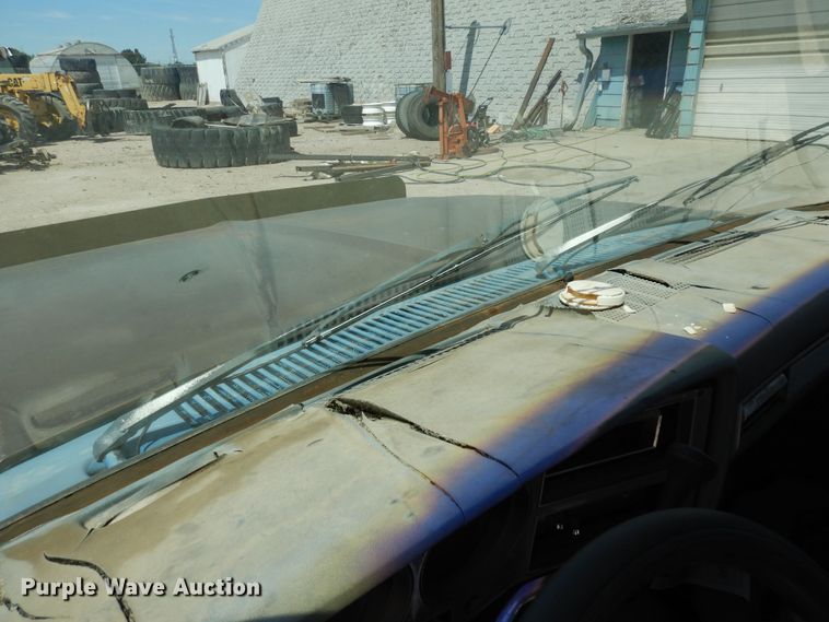 image for item DR1226 1985 Chevrolet Suburban  SUV