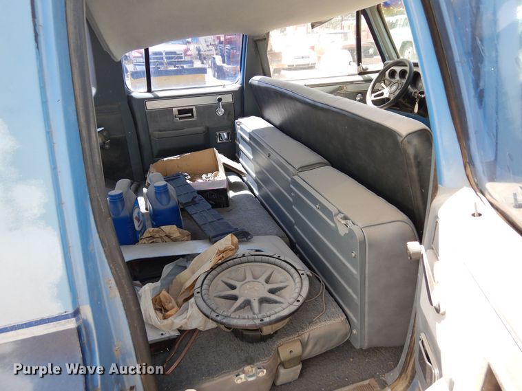 image for item DR1226 1985 Chevrolet Suburban  SUV