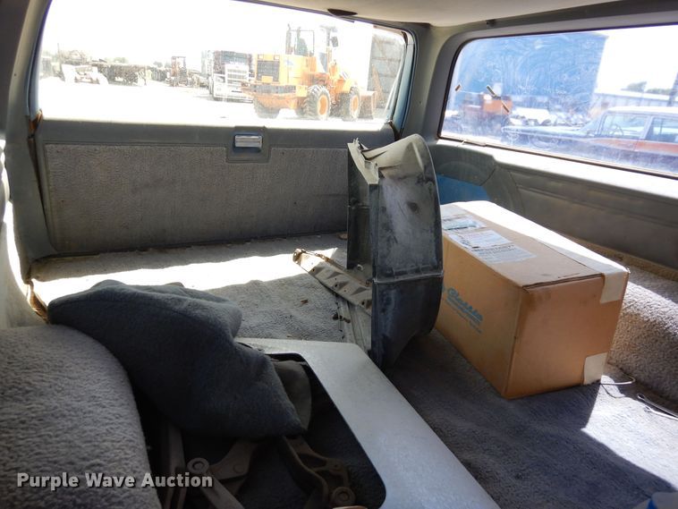 image for item DR1226 1985 Chevrolet Suburban  SUV