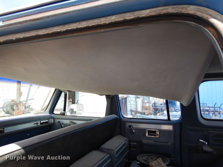 image for item DR1226 1985 Chevrolet Suburban  SUV