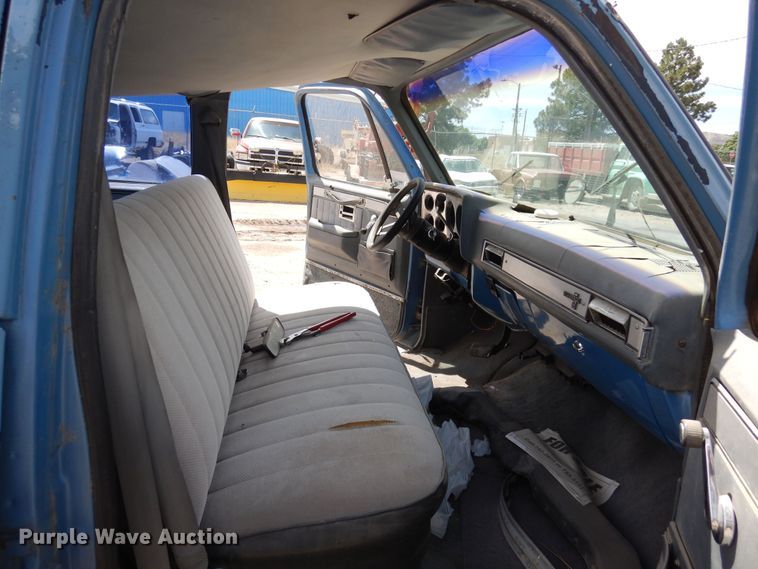 image for item DR1226 1985 Chevrolet Suburban  SUV