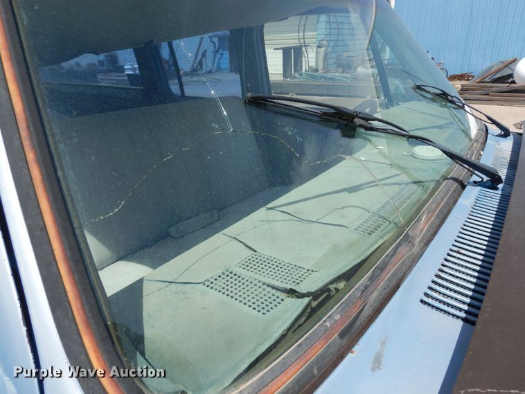 image for item DR1226 1985 Chevrolet Suburban  SUV