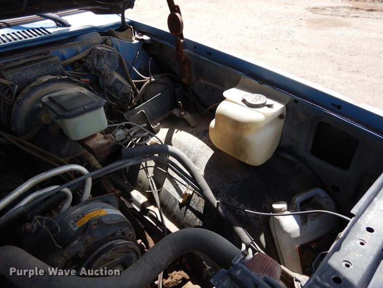 image for item DR1226 1985 Chevrolet Suburban  SUV