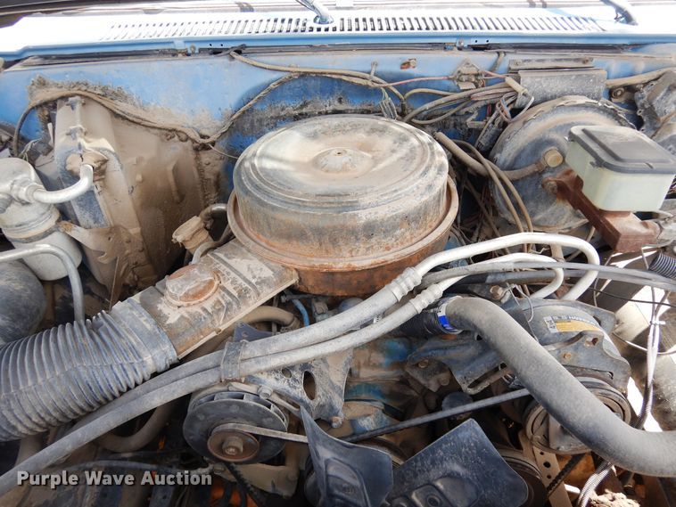 image for item DR1226 1985 Chevrolet Suburban  SUV