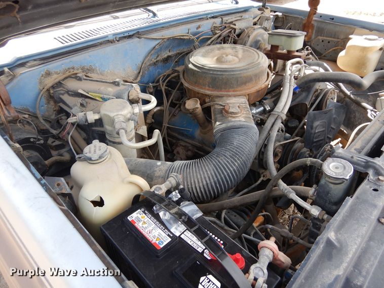 image for item DR1226 1985 Chevrolet Suburban  SUV