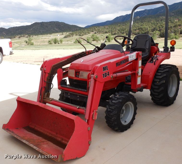 image for item DR1239 Mahindra 2015  MFWD tractor