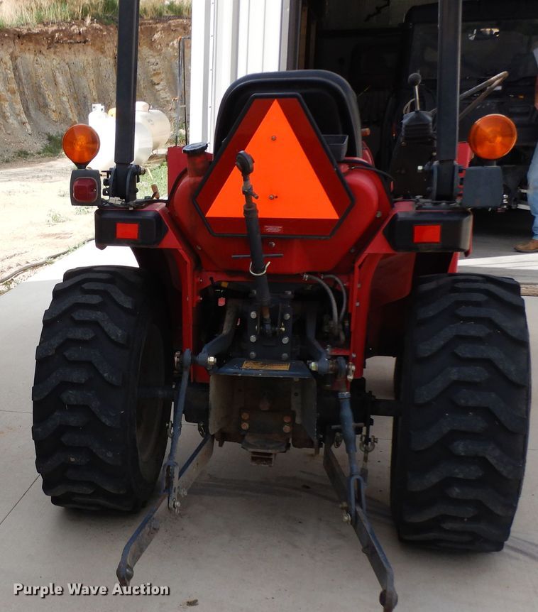 image for item DR1239 Mahindra 2015  MFWD tractor