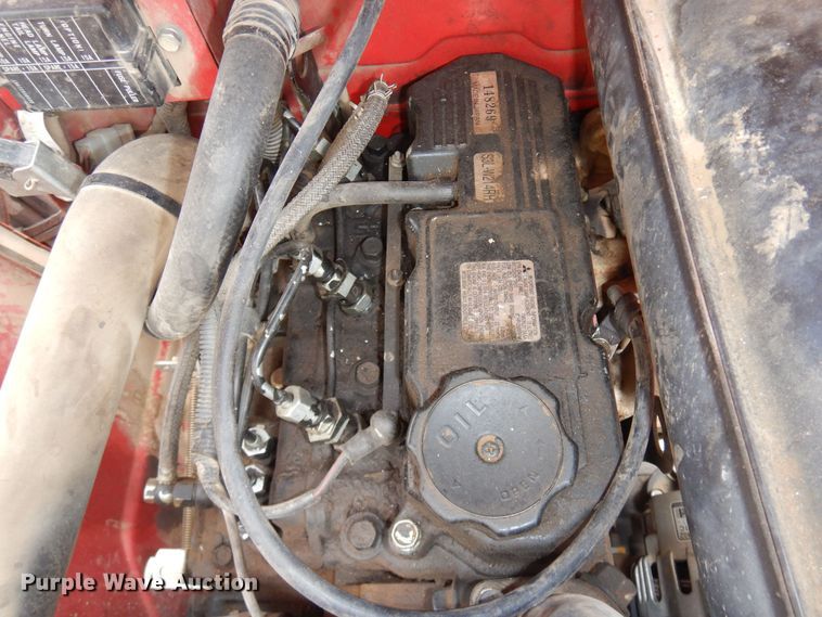 image for item DR1239 Mahindra 2015  MFWD tractor