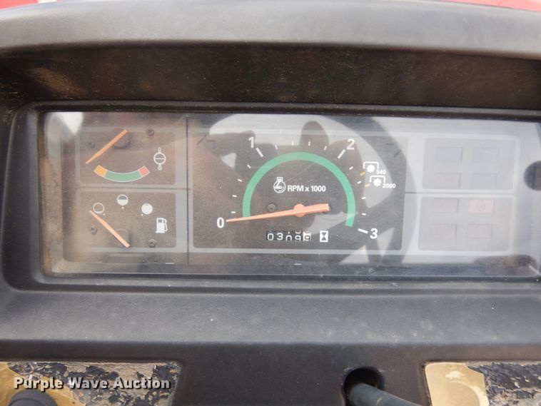 image for item DR1239 Mahindra 2015  MFWD tractor