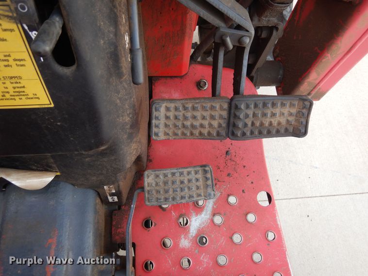 image for item DR1239 Mahindra 2015  MFWD tractor