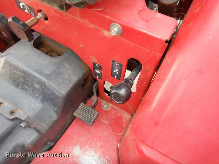 image for item DR1239 Mahindra 2015  MFWD tractor