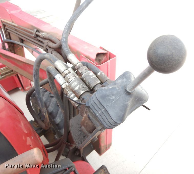 image for item DR1239 Mahindra 2015  MFWD tractor