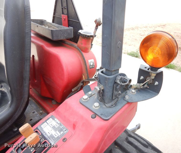 image for item DR1239 Mahindra 2015  MFWD tractor