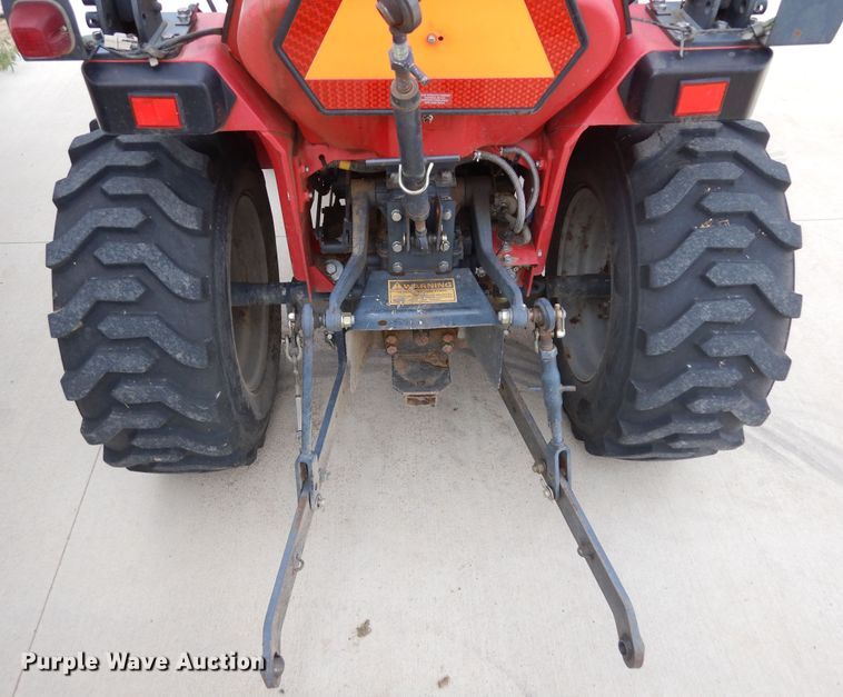 image for item DR1239 Mahindra 2015  MFWD tractor