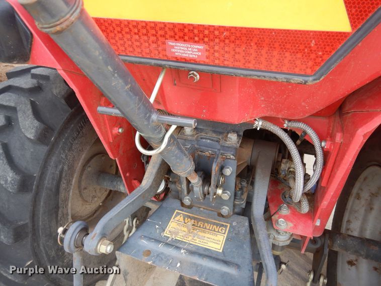 image for item DR1239 Mahindra 2015  MFWD tractor