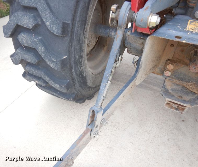 image for item DR1239 Mahindra 2015  MFWD tractor