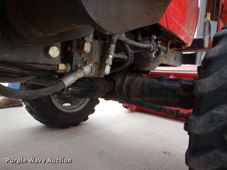 image for item DR1239 Mahindra 2015  MFWD tractor