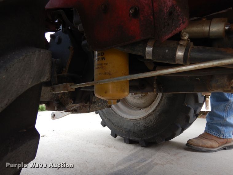 image for item DR1239 Mahindra 2015  MFWD tractor