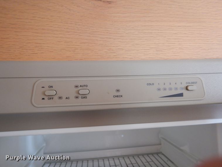 image for item DR1240 1998 Newmar Mountain Aire  camper