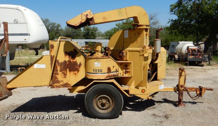 image for item DR1865 1992 Vermeer 1250BC  wood chipper