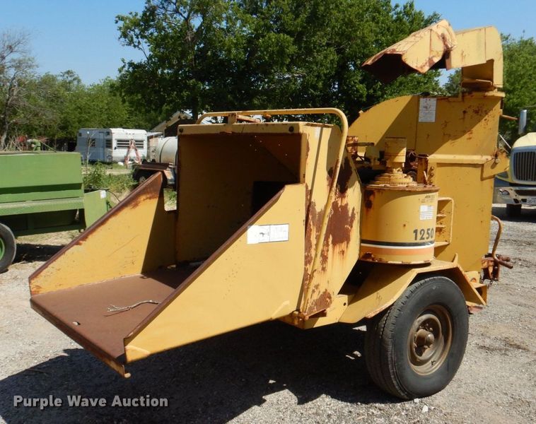 image for item DR1865 1992 Vermeer 1250BC  wood chipper