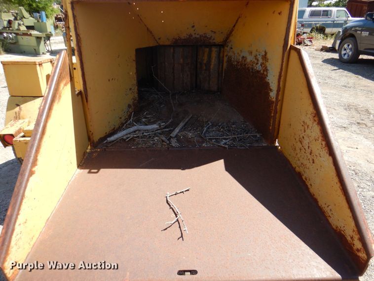 image for item DR1865 1992 Vermeer 1250BC  wood chipper