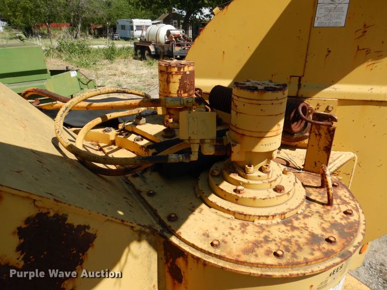 image for item DR1865 1992 Vermeer 1250BC  wood chipper