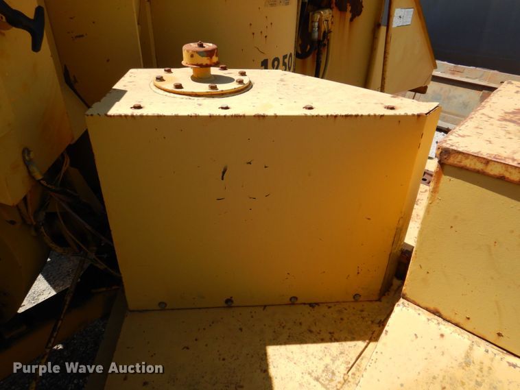 image for item DR1865 1992 Vermeer 1250BC  wood chipper