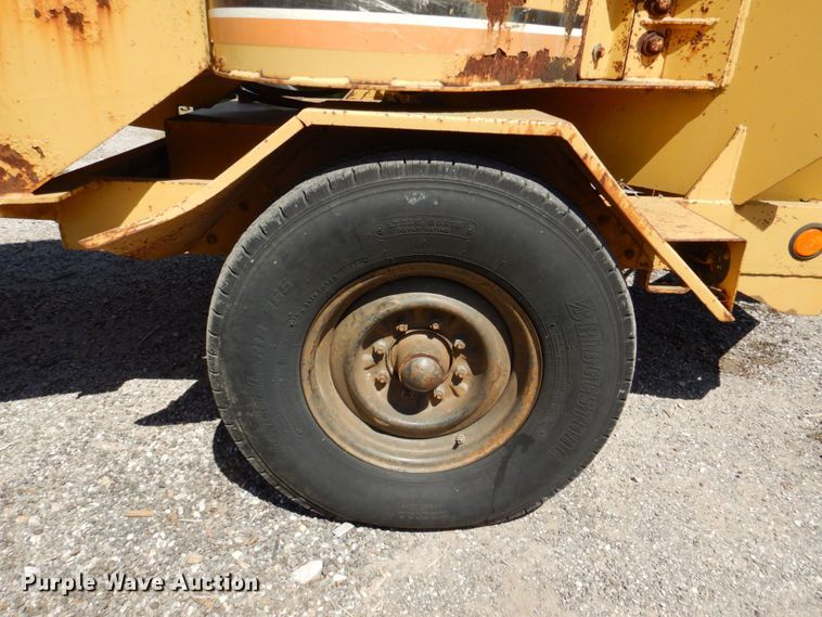 image for item DR1865 1992 Vermeer 1250BC  wood chipper