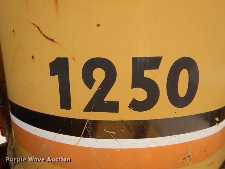 image for item DR1865 1992 Vermeer 1250BC  wood chipper