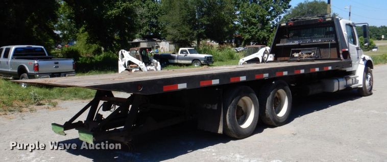 image for item DR1924 2007 Freightliner Business Class M2  rollback truck