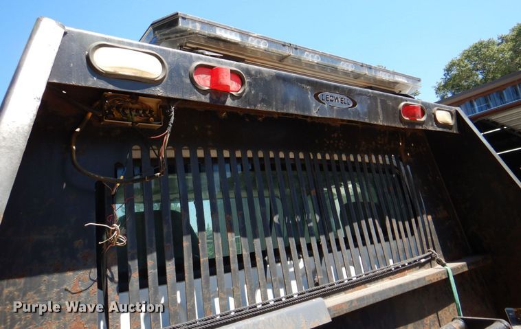 image for item DR1924 2007 Freightliner Business Class M2  rollback truck